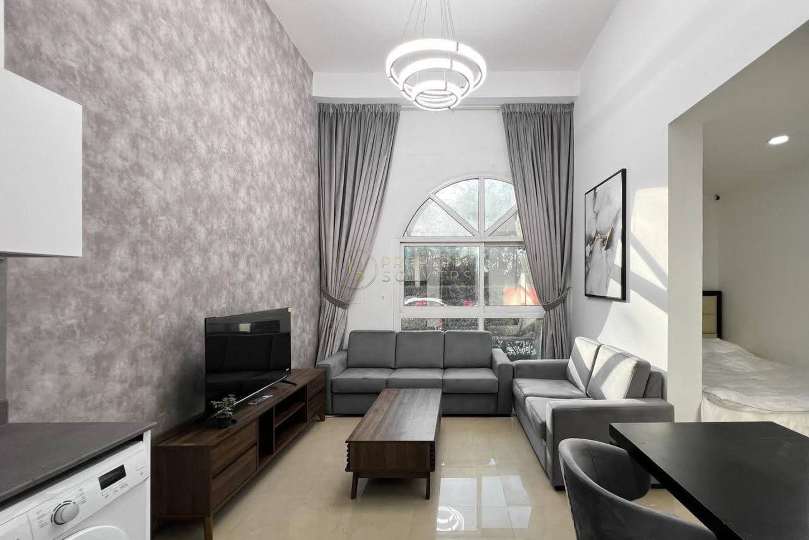 MODERN STUDIO APARTMENT FULLY FURNISHED VECANT